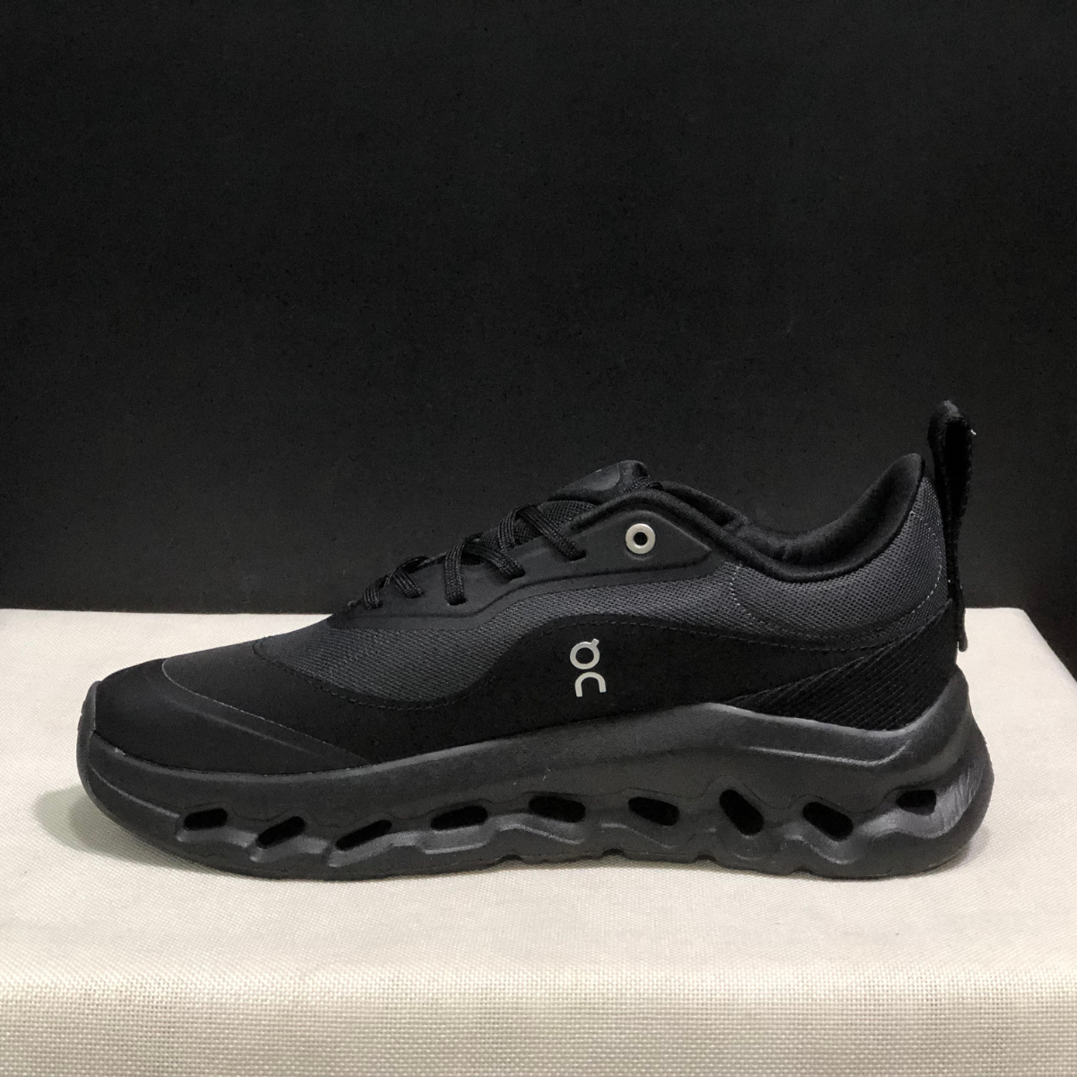 On Cloud × Loewe — Cloudtilt Black