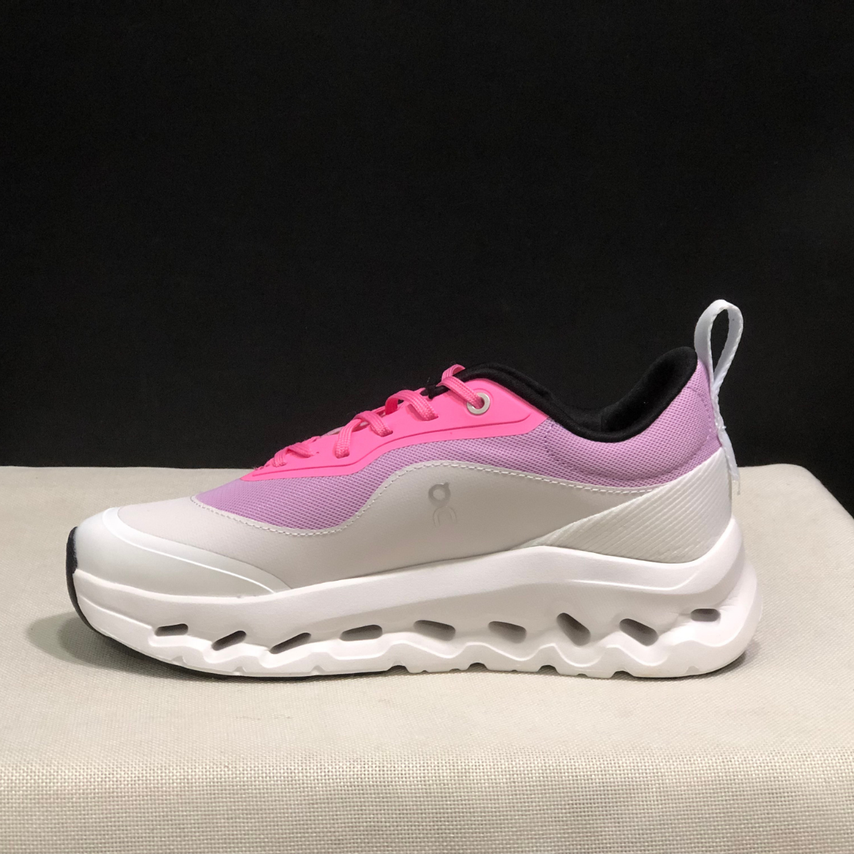 On Cloud × Loewe — Cloudtilt Blanc et Rose